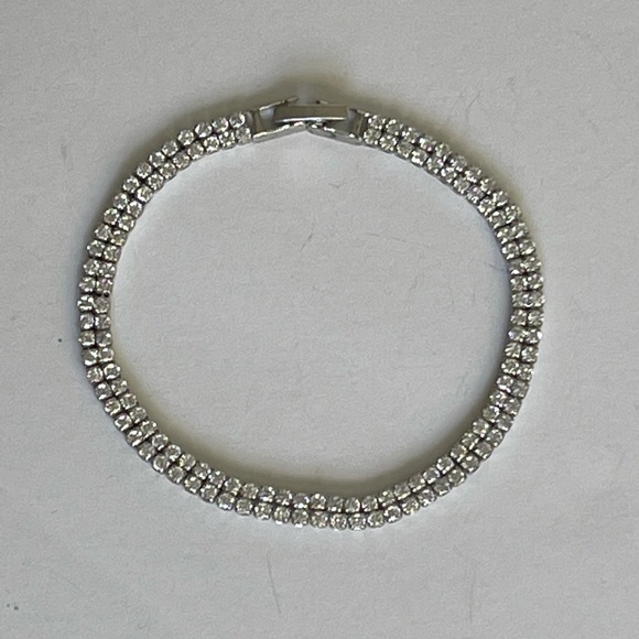 New Luxury 925 Sterling Silver Tennis Bracelet Bangle - Picture 2 of 5